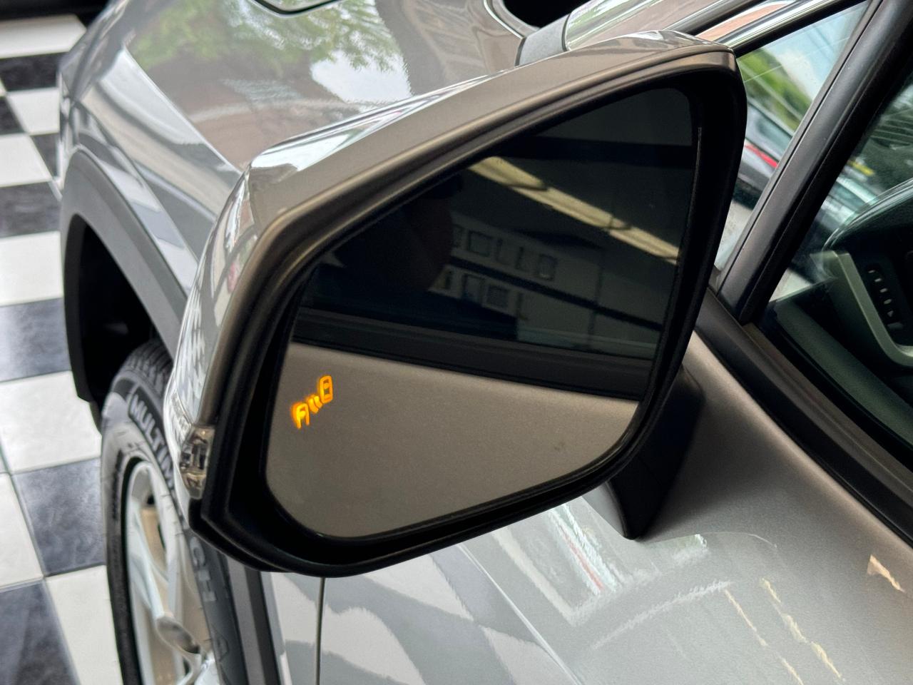 2019 Toyota RAV4 LE AWD+New Tires+Brakes+AdaptiveCruise+CleanCarfax - Photo #4