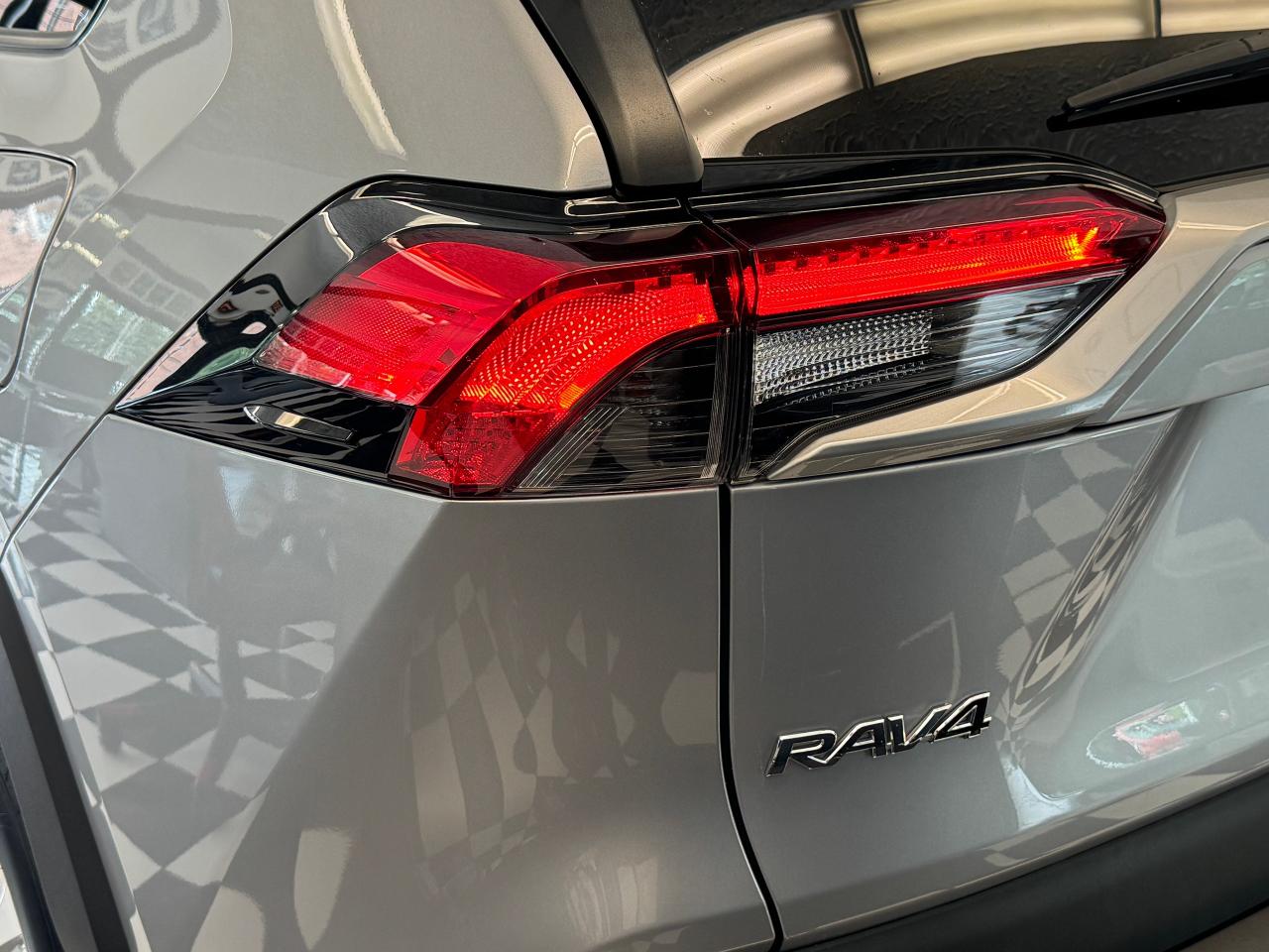 2019 Toyota RAV4 LE AWD+New Tires+Brakes+AdaptiveCruise+CleanCarfax - Photo #62