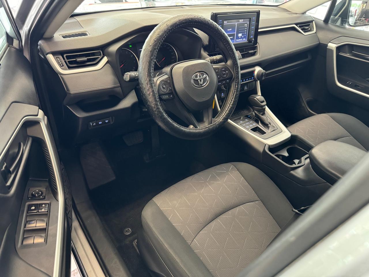 2019 Toyota RAV4 LE AWD+New Tires+Brakes+AdaptiveCruise+CleanCarfax - Photo #19