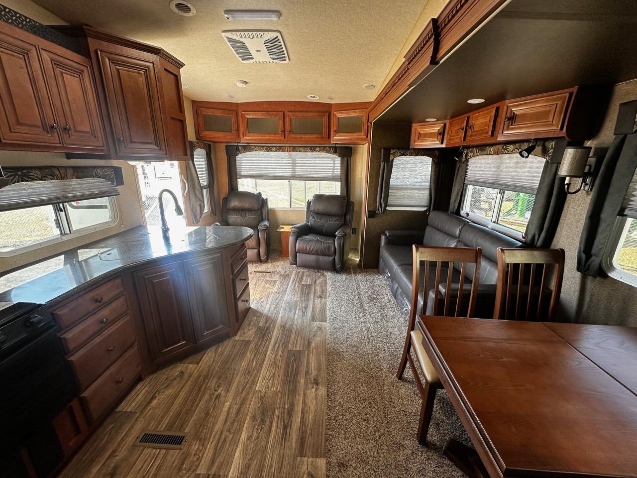 2019 Arctic Fox Grande Ronde 29-5T 
