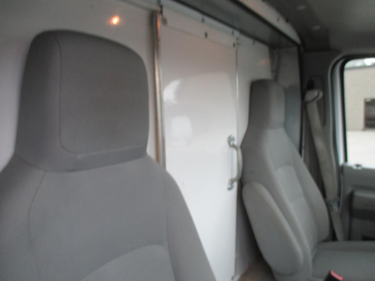 2021 Ford E450 E-450 DRW 176" WB - Photo #9
