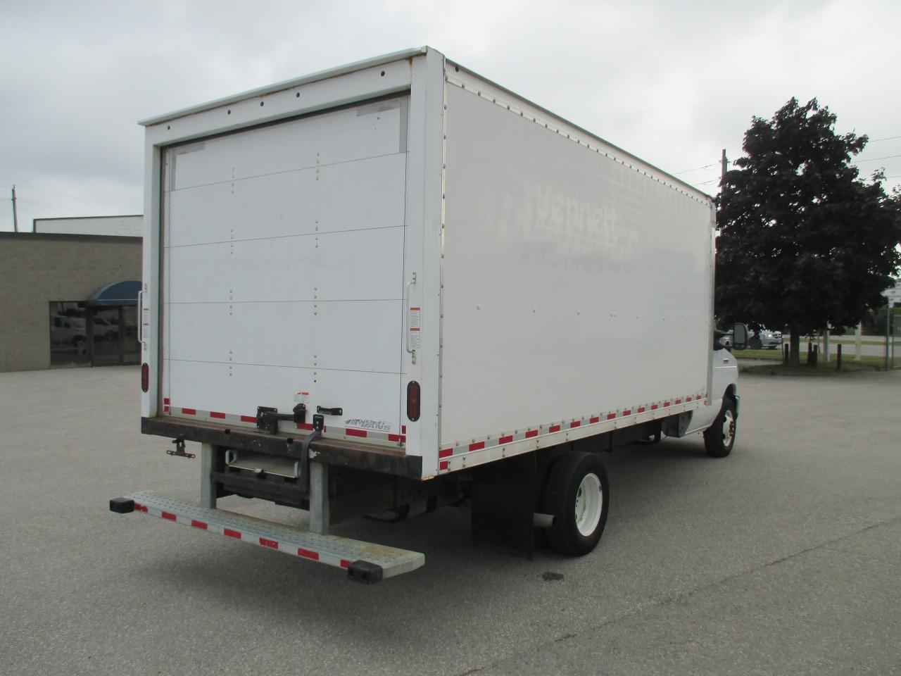 2021 Ford E450 E-450 DRW 176" WB - Photo #5
