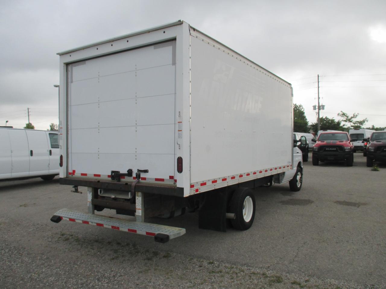 2021 Ford E450 E-450 DRW 176" WB - Photo #5