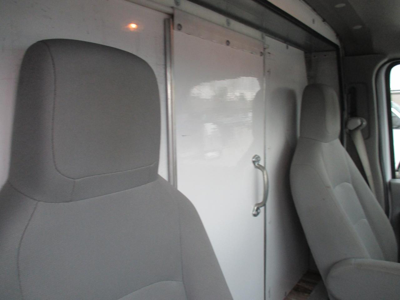 2021 Ford E450 E-450 DRW 176" WB - Photo #9