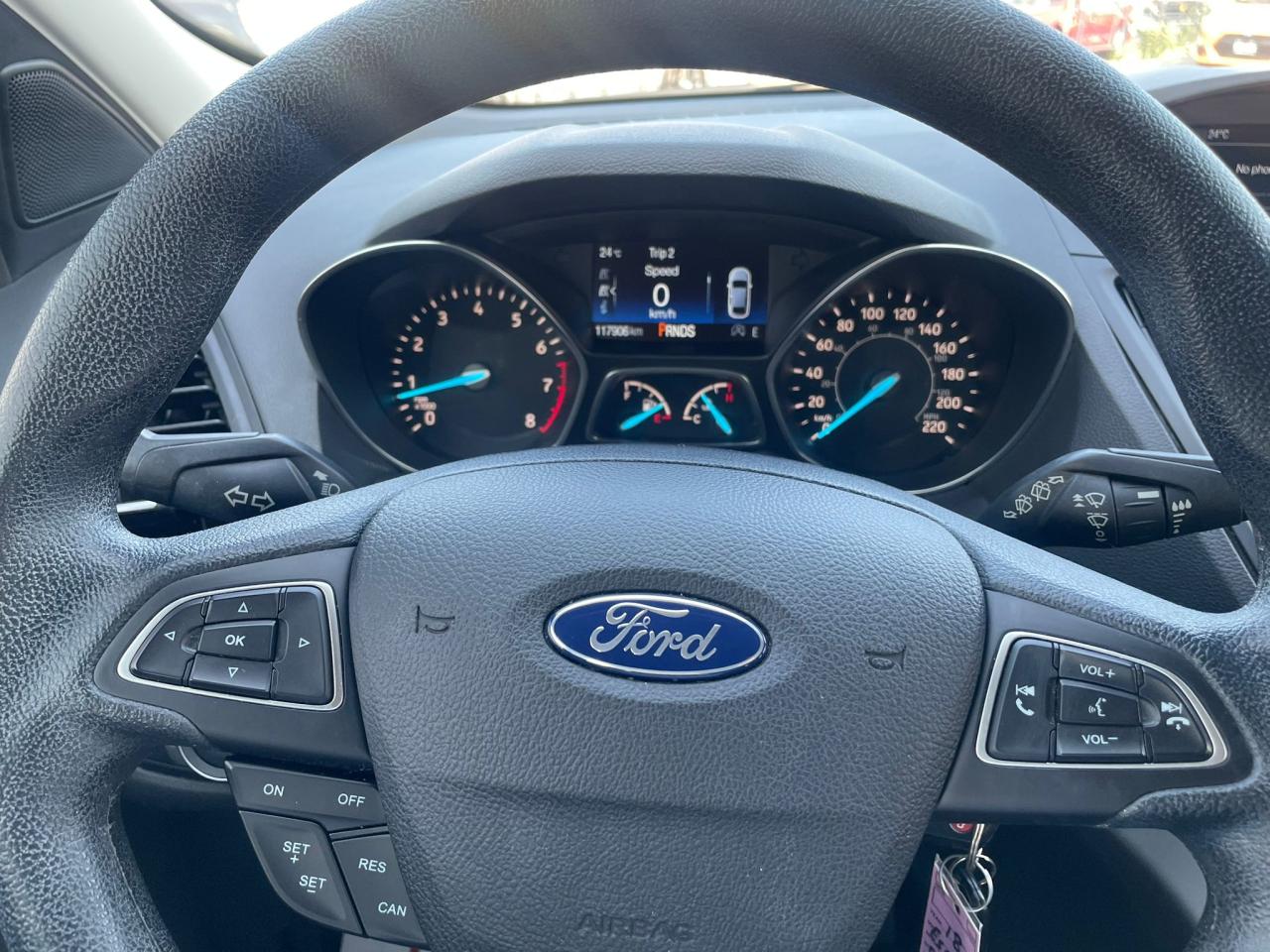 2018 Ford Escape SE N0 ACCIDENT CAMERA NEW TIRES REMOTE START - Photo #12