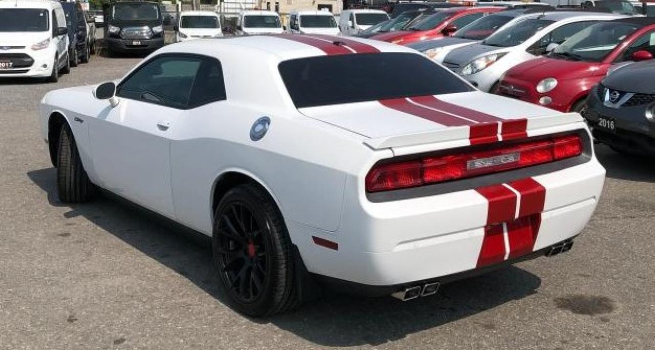 2013 Dodge Challenger 2dr Cpe R/T Classic Photo2