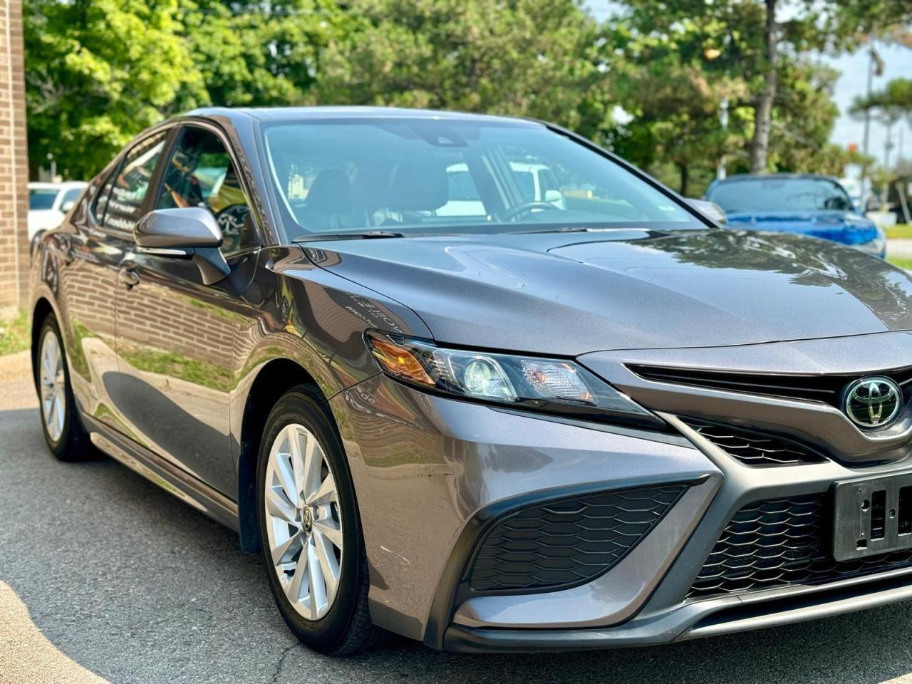2023 Toyota Camry SE Photo3