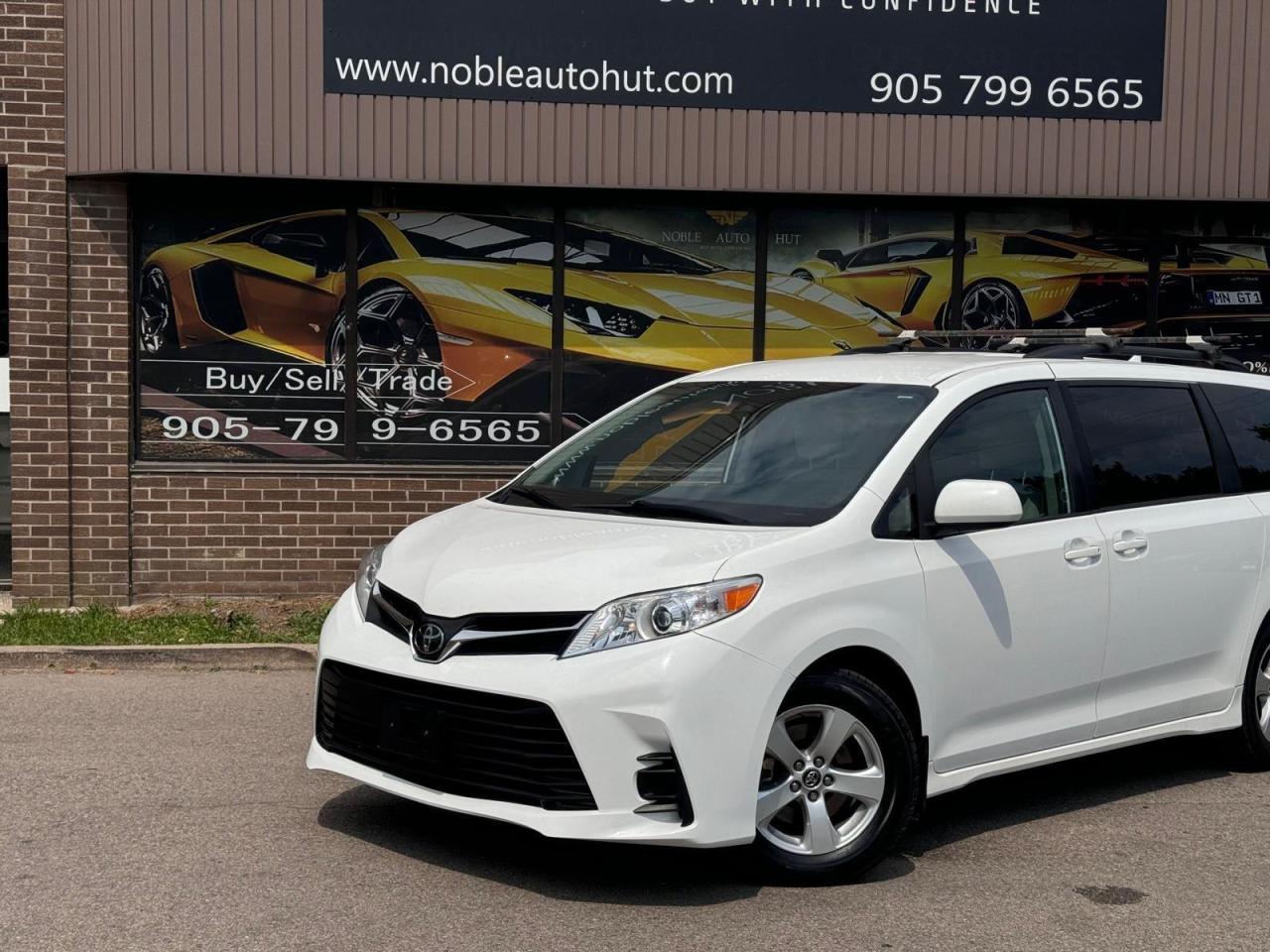 2020 Toyota Sienna LE Photo2