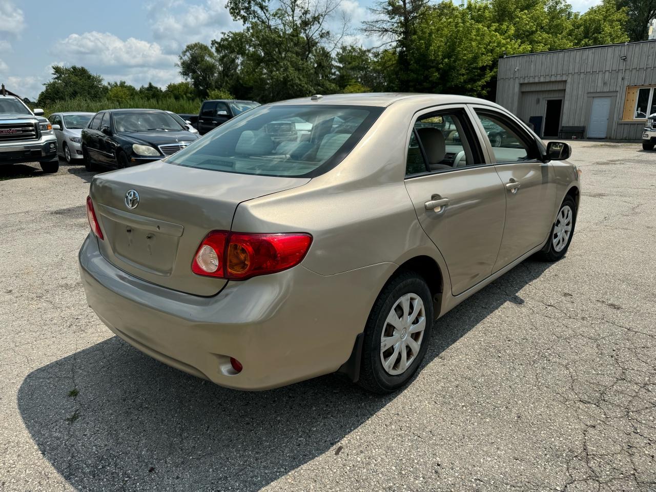 2009 Toyota Corolla CE Photo2