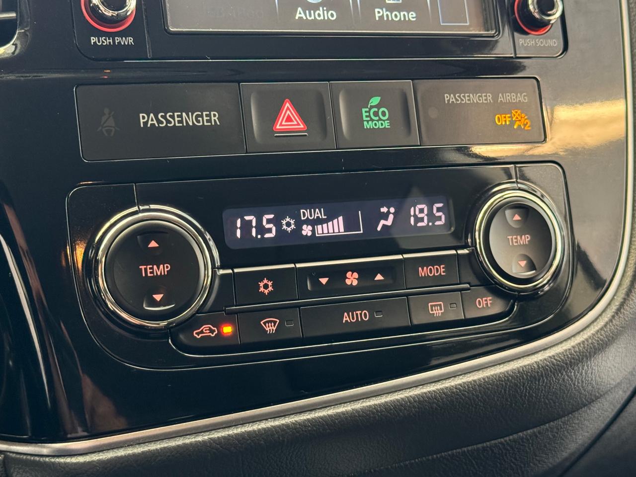 2017 Mitsubishi Outlander ES AWC+Camera+Bluetooth+Heated Seats+CLEAN CARFAX - Photo #32