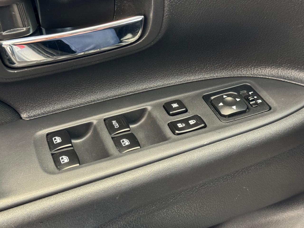 2017 Mitsubishi Outlander ES AWC+Camera+Bluetooth+Heated Seats+CLEAN CARFAX - Photo #46