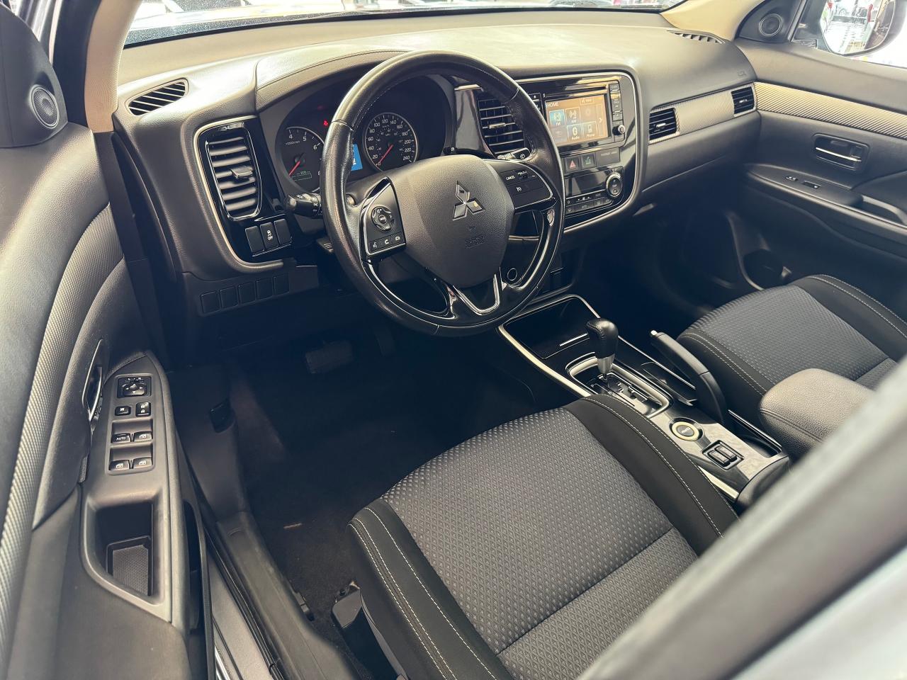 2017 Mitsubishi Outlander ES AWC+Camera+Bluetooth+Heated Seats+CLEAN CARFAX - Photo #18