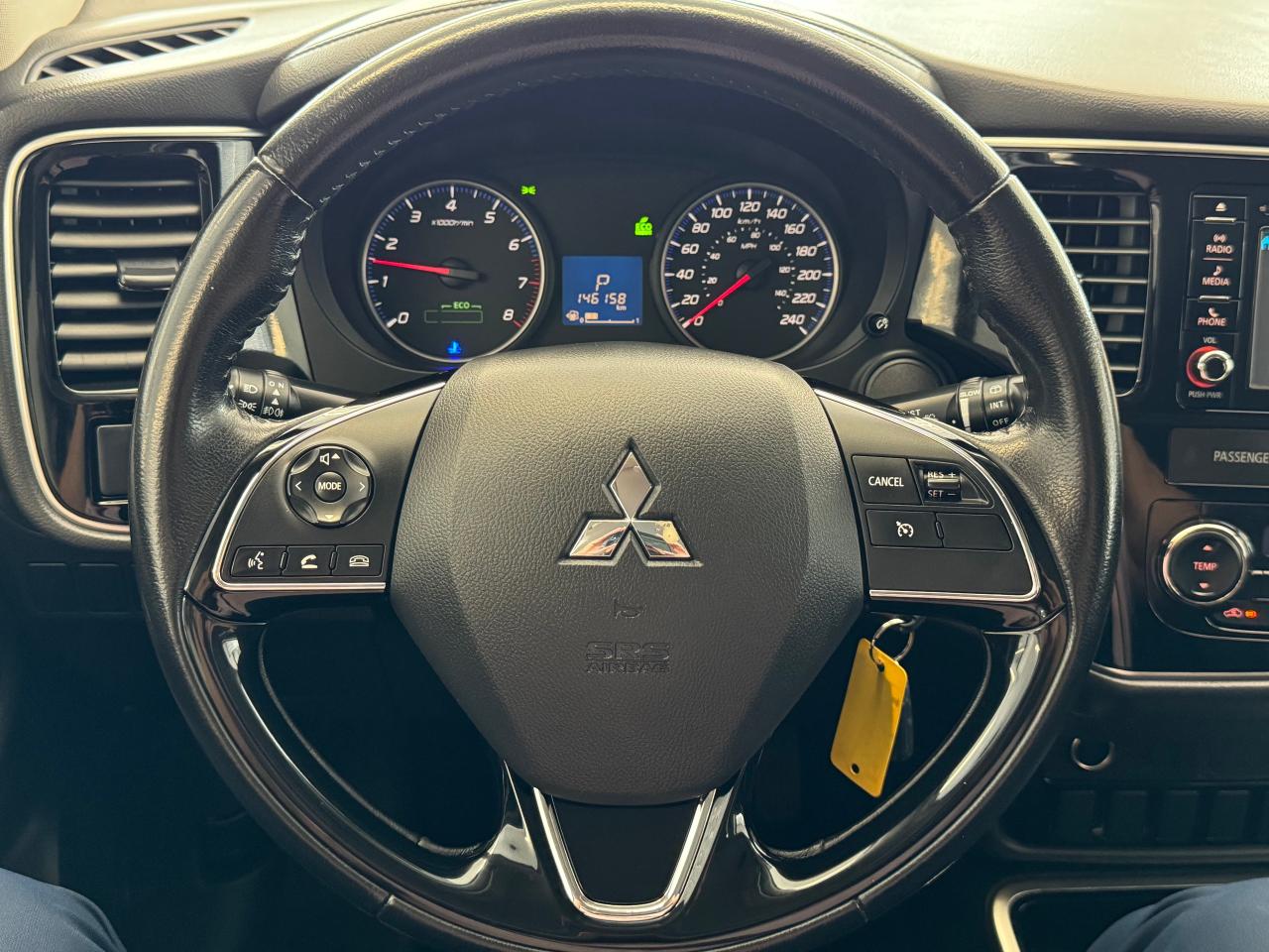 2017 Mitsubishi Outlander ES AWC+Camera+Bluetooth+Heated Seats+CLEAN CARFAX - Photo #11