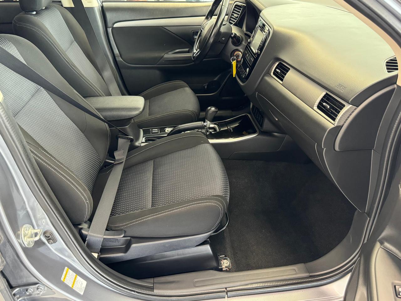 2017 Mitsubishi Outlander ES AWC+Camera+Bluetooth+Heated Seats+CLEAN CARFAX - Photo #22