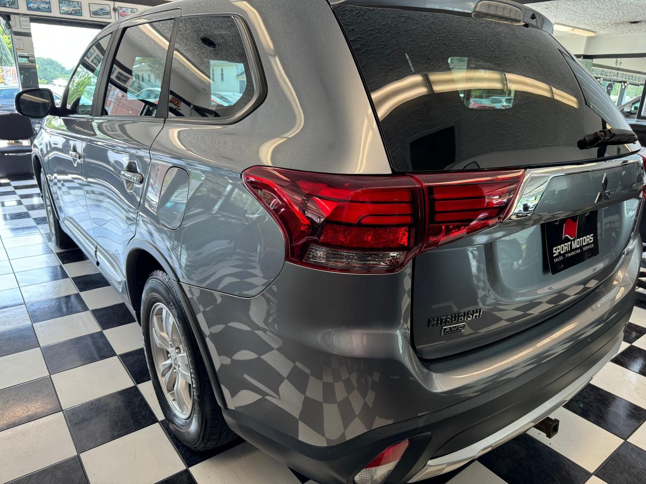 2017 Mitsubishi Outlander ES AWC+Camera+Bluetooth+Heated Seats+CLEAN CARFAX - Photo #37
