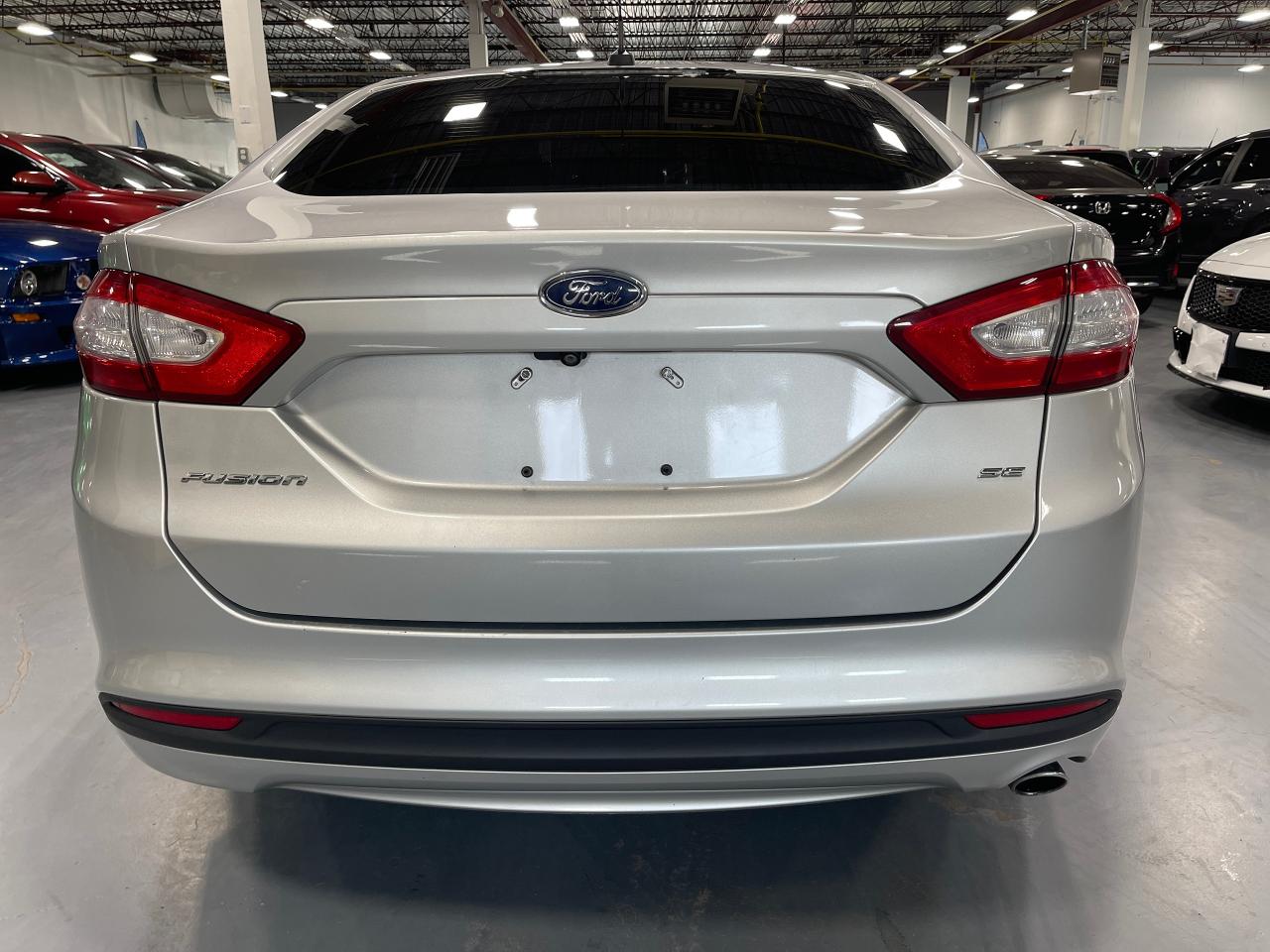 2016 Ford Fusion 4dr Sdn SE FWD Photo3