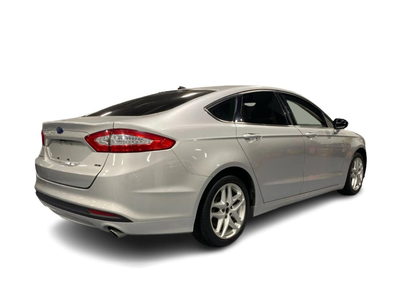 2016 Ford Fusion 4dr Sdn SE FWD Photo4