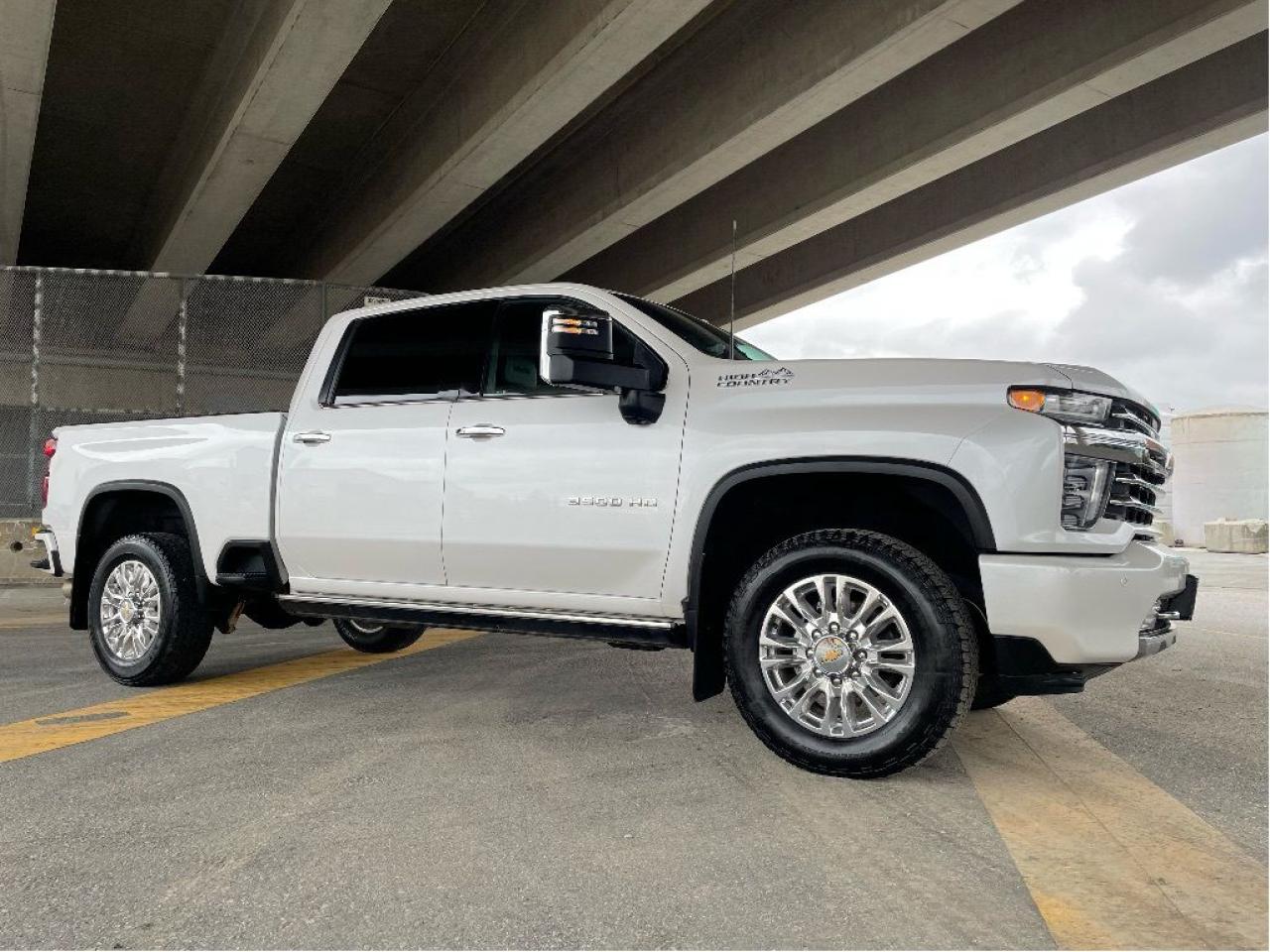 Used 2022 Chevrolet Silverado 3500HD High Country DIESEL NAVI 360CAM PWR BOARDS HUD 5TH for sale in Langley, BC