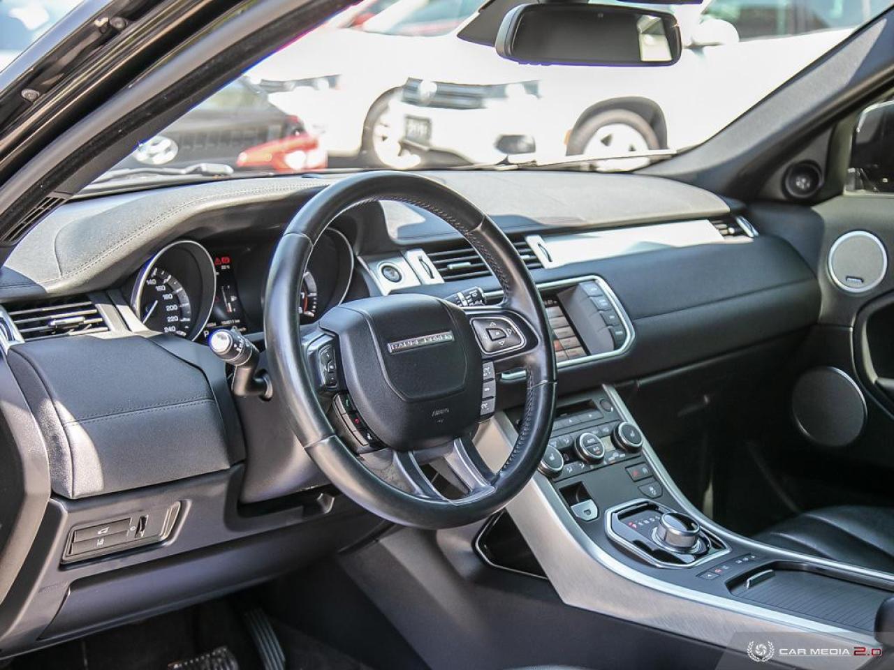 2015 Land Rover Evoque Pure Premium Photo