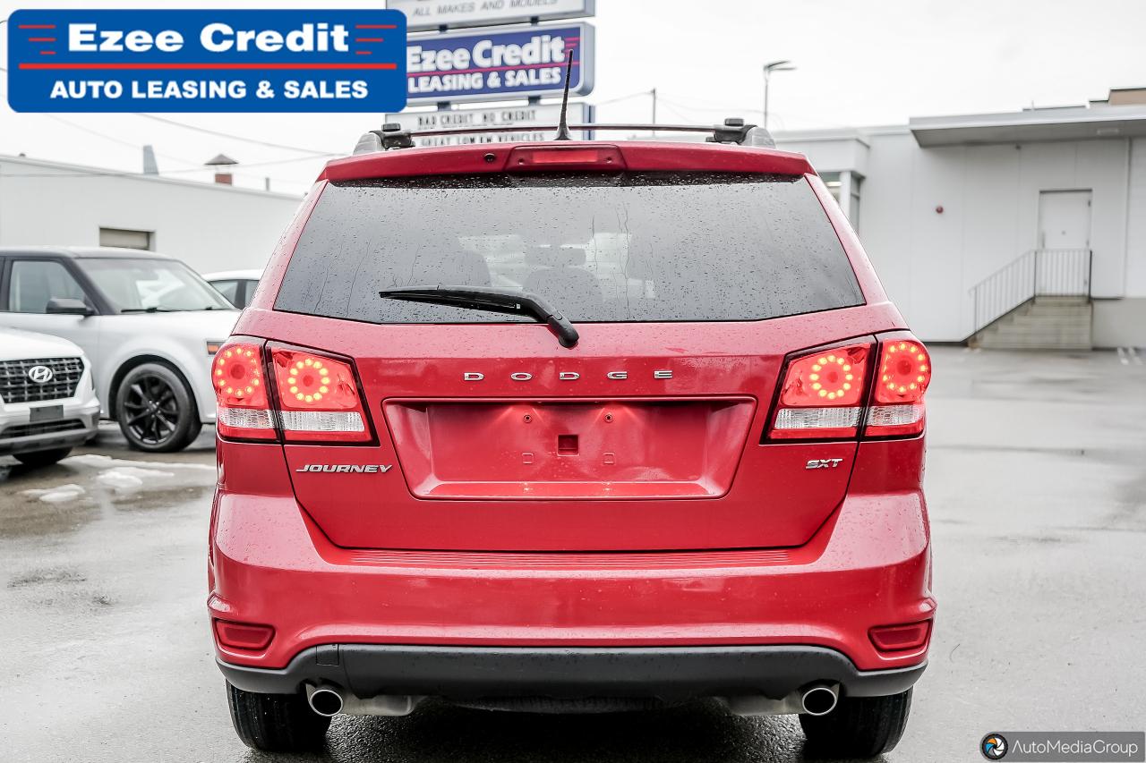 2018 Dodge Journey SXT Photo4