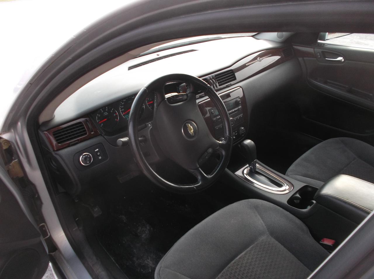 2011 Chevrolet Impala LT - Photo #6