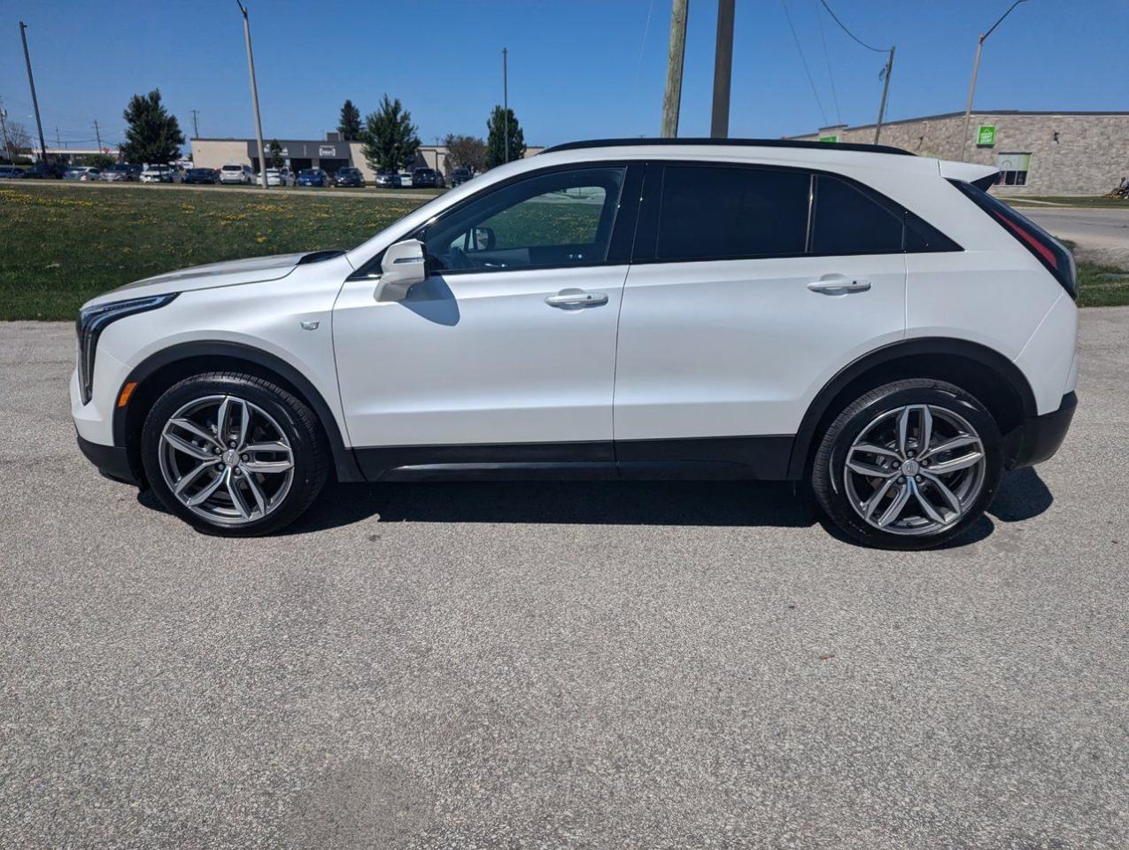 2023 Cadillac XT4 AWD Sport Photo2