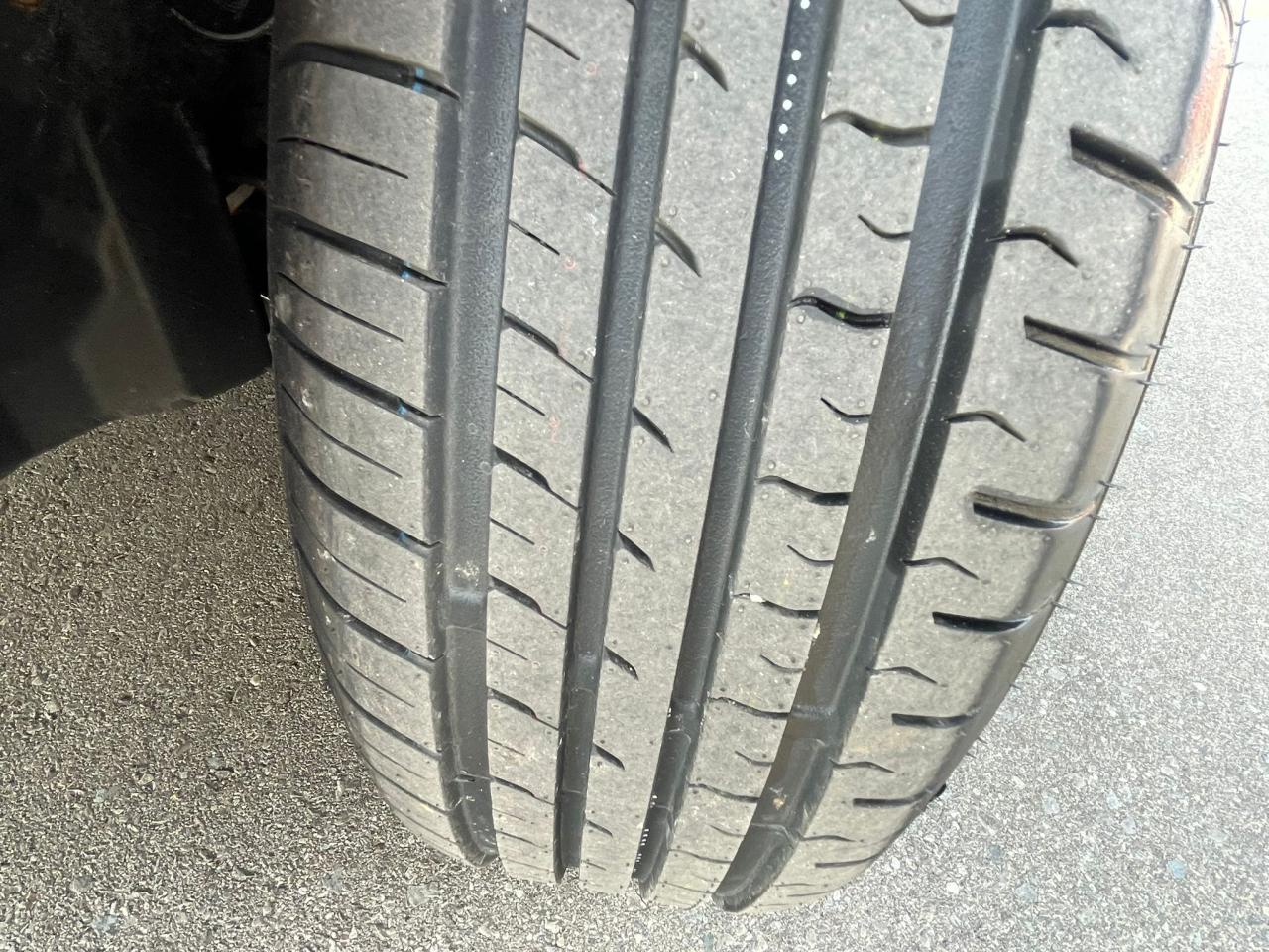 2018 Toyota Corolla Manual NO ACCIDENT 1 OWNER POWER WINDOS CRUIZE Photo2