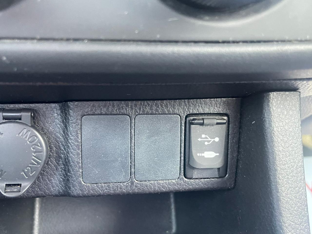 2018 Toyota Corolla Manual NO ACCIDENT 1 OWNER POWER WINDOS CRUIZE - Photo #14