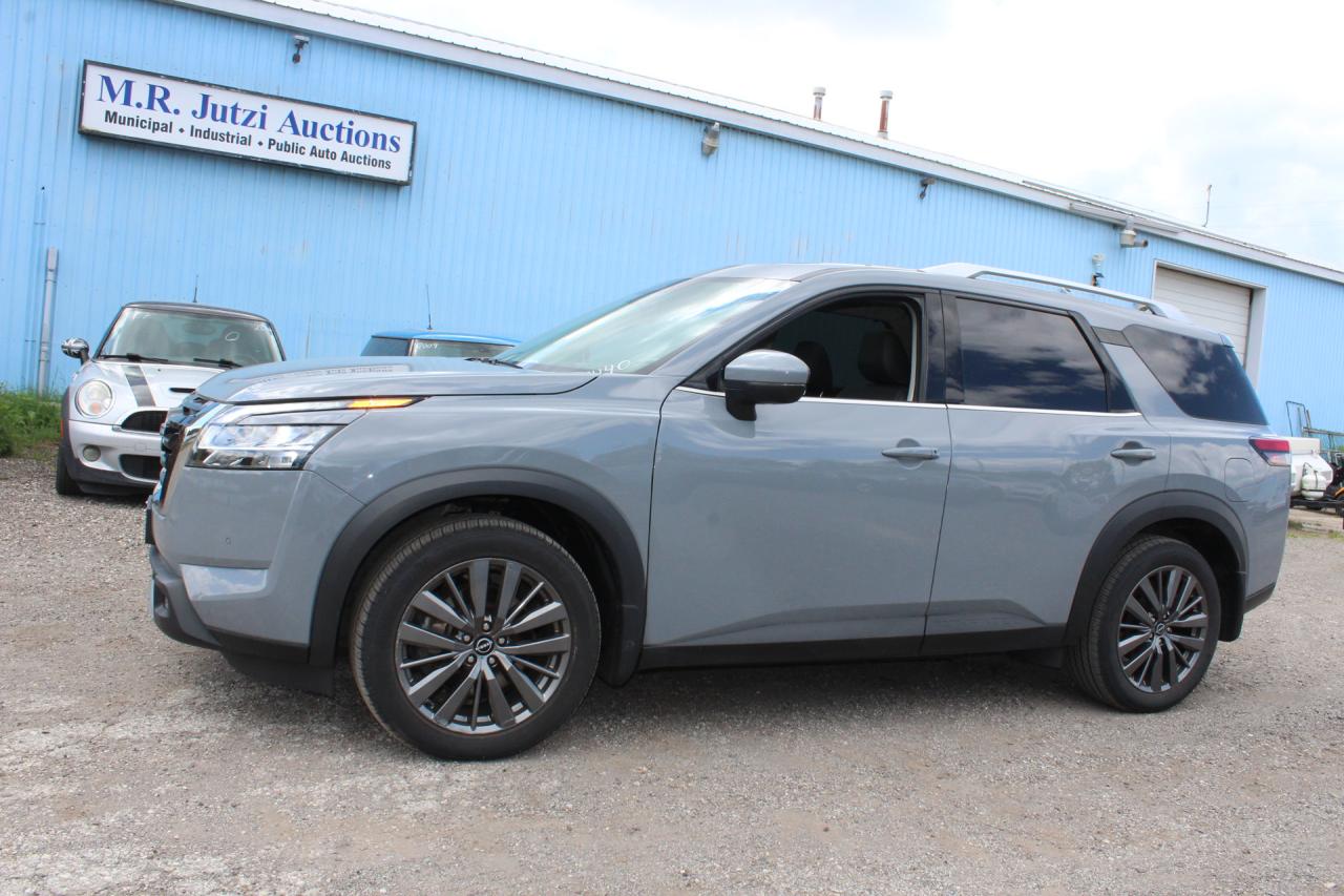 Used 2022 Nissan Pathfinder  for sale in Breslau, ON