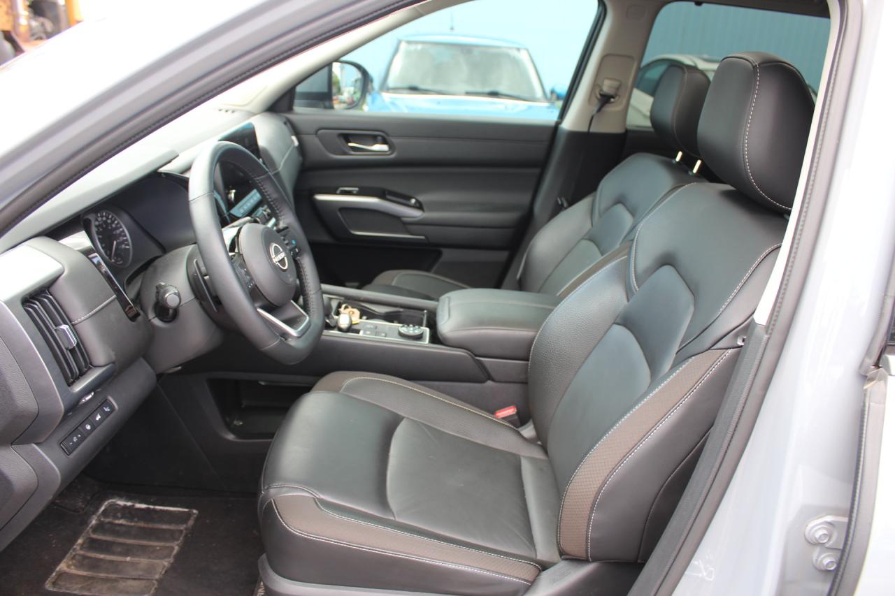 2022 Nissan Pathfinder  Photo4