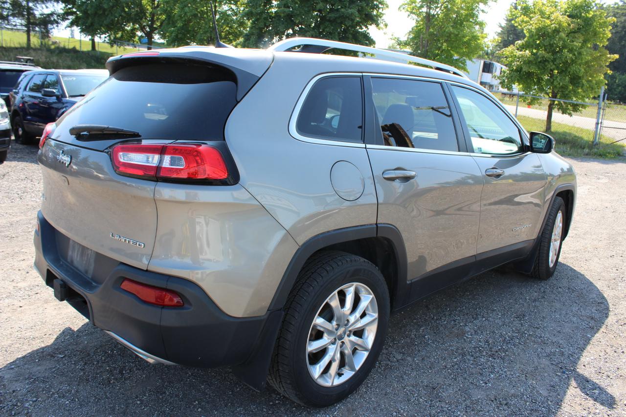 2016 Jeep Cherokee  Photo2