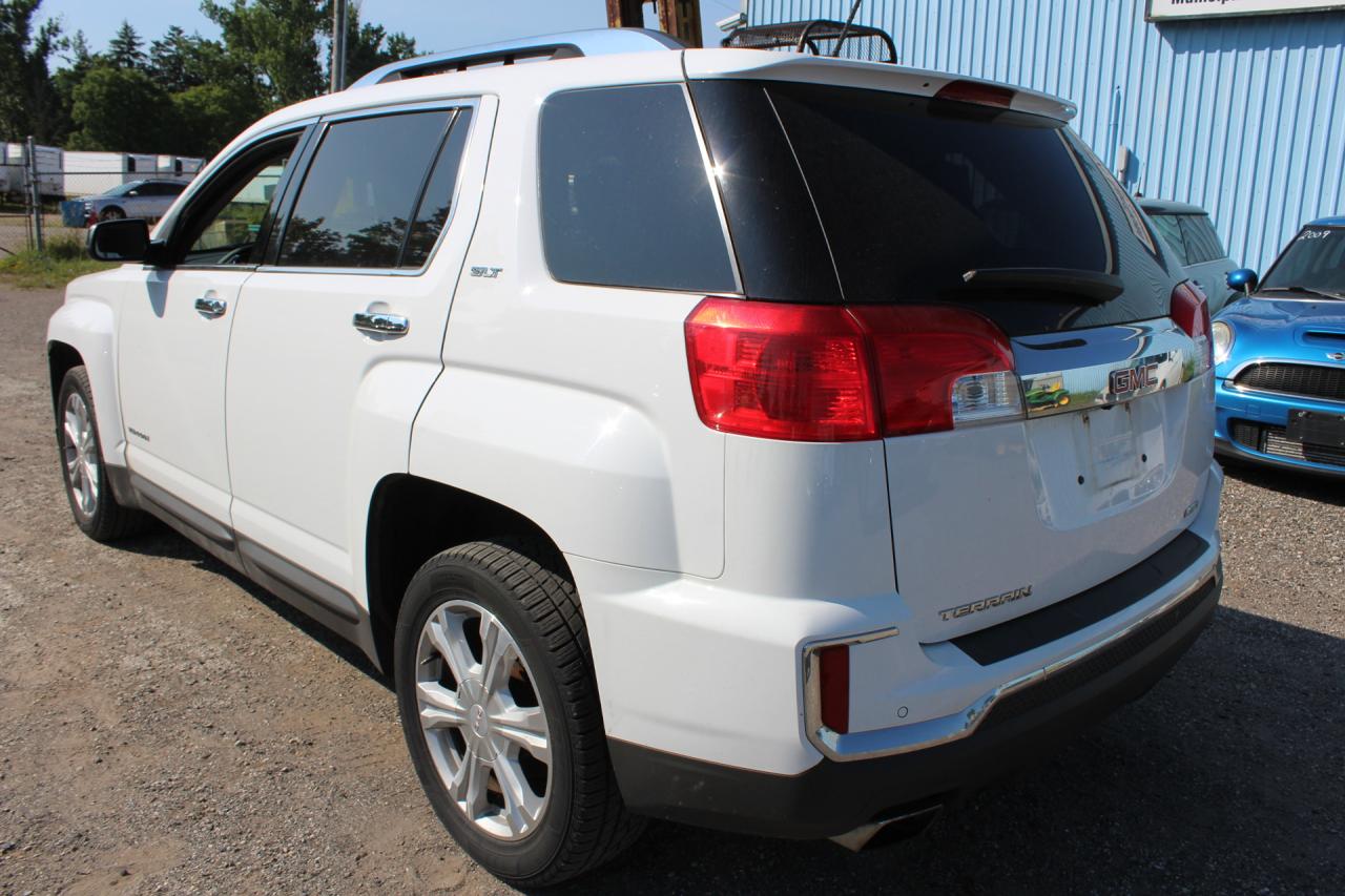 2016 GMC Terrain  Photo3