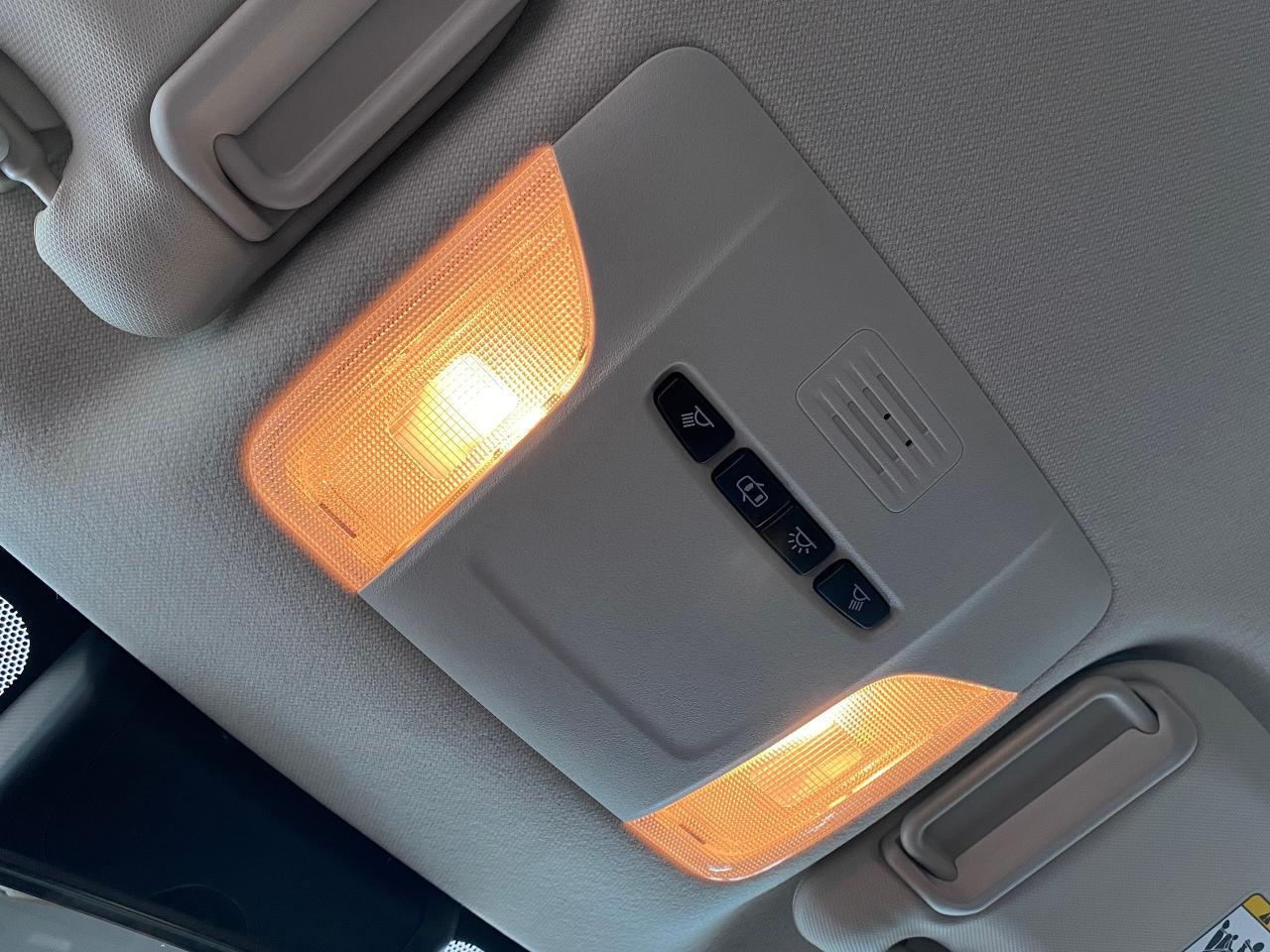 2020 Toyota Corolla LE+LaneKeep+Adaptive Cruise+ApplePlay+CLEAN CARFAX - Photo #46
