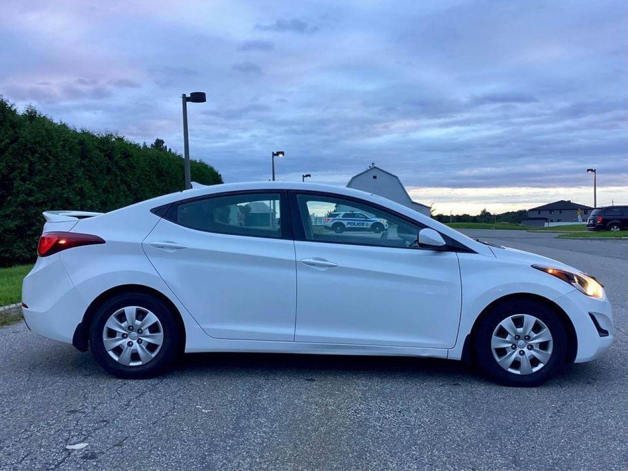 2015 Hyundai Elantra GL- Safety Certified - Photo #4