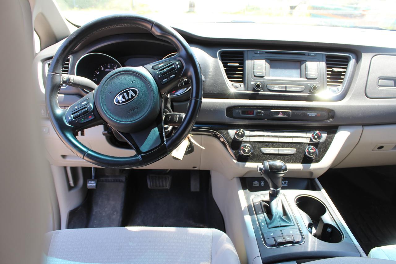 2016 Kia Sedona  Photo