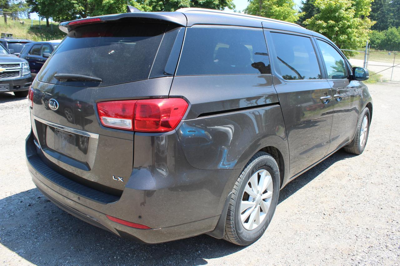 2016 Kia Sedona  Photo