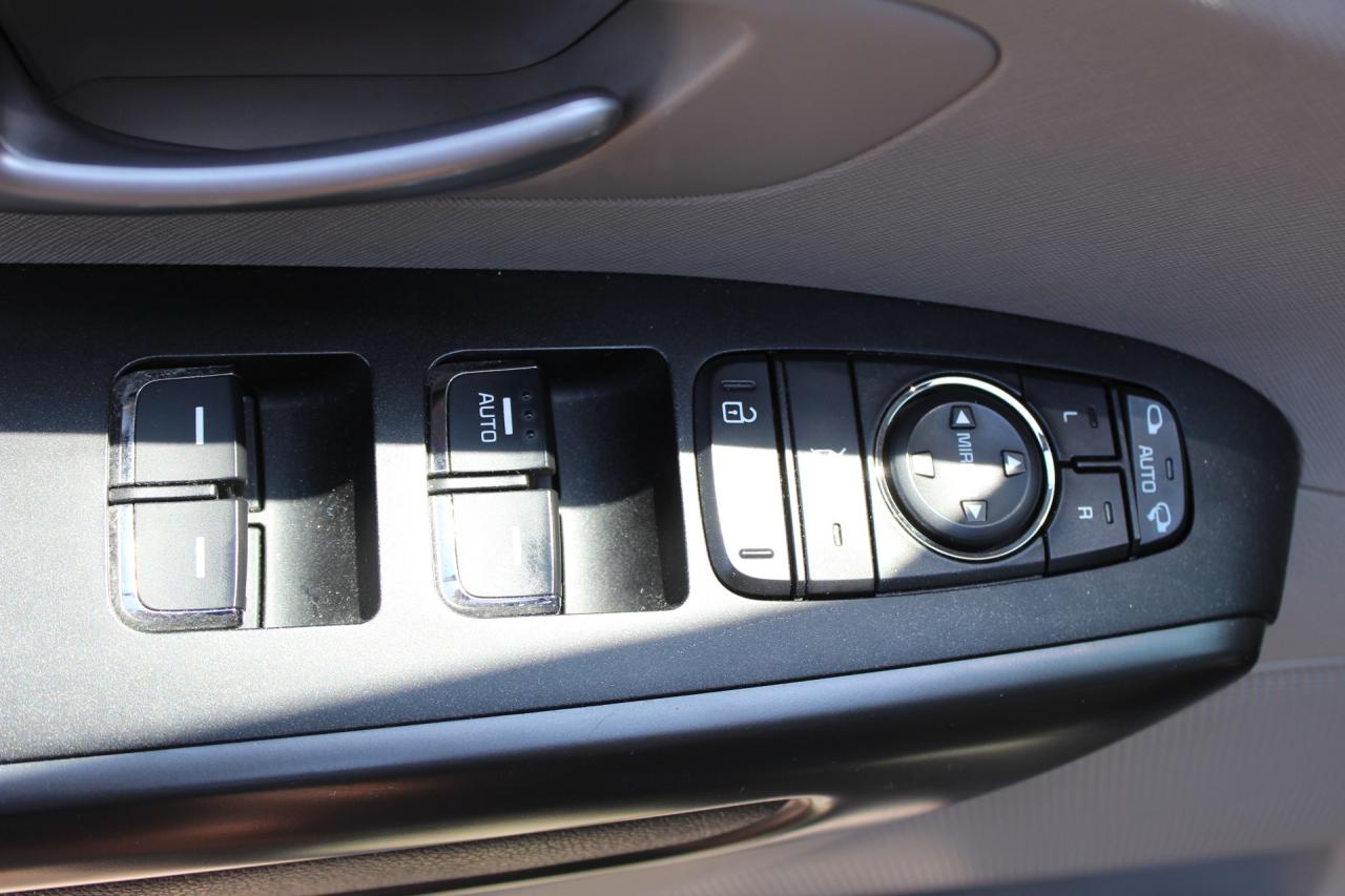 2016 Kia Sedona  Photo