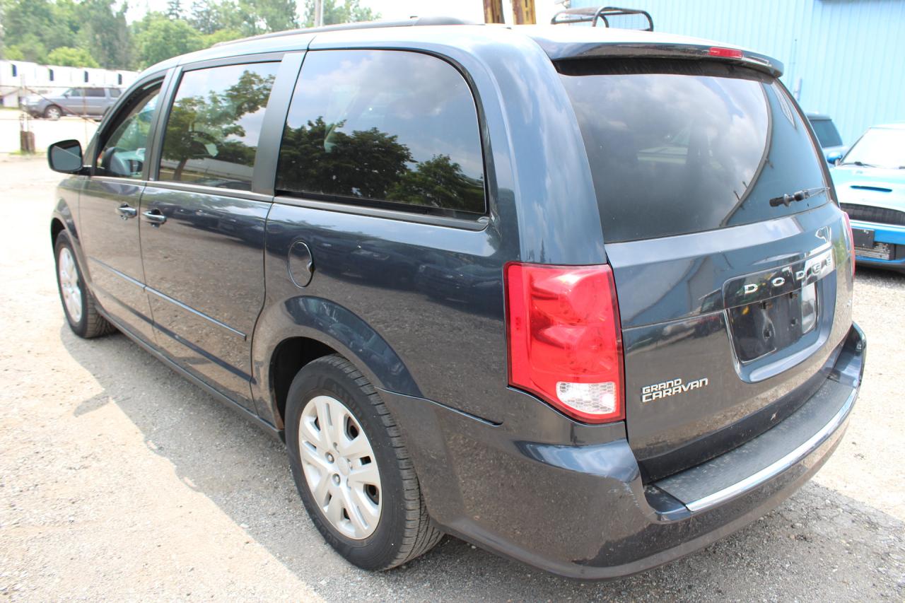 2014 Dodge Grand Caravan SE/SXT Photo3