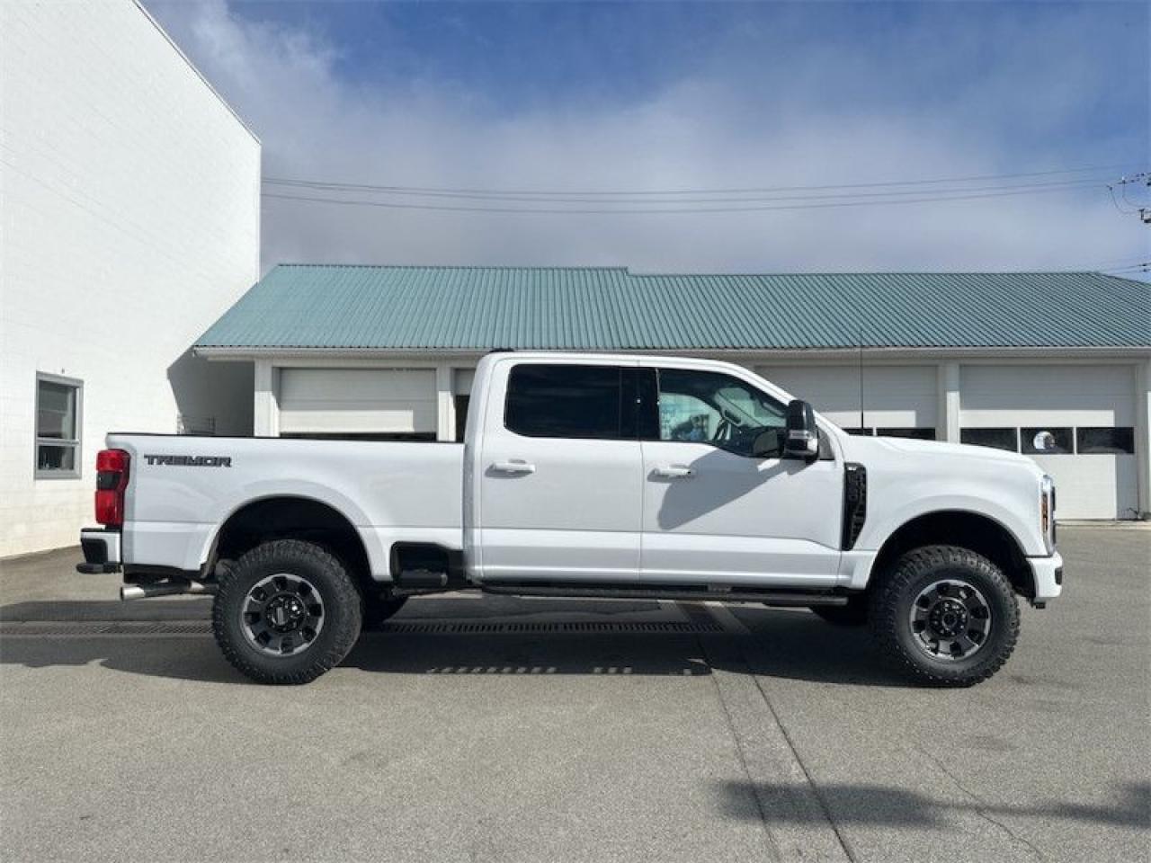2024 Ford F-350 Super Duty XLT  - Premium Audio Photo5