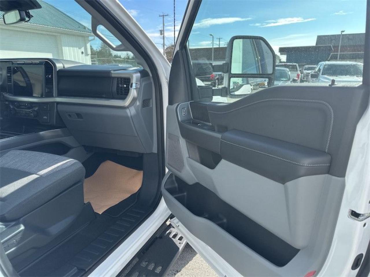 2024 Ford F-350 Super Duty XLT  - Premium Audio Photo5