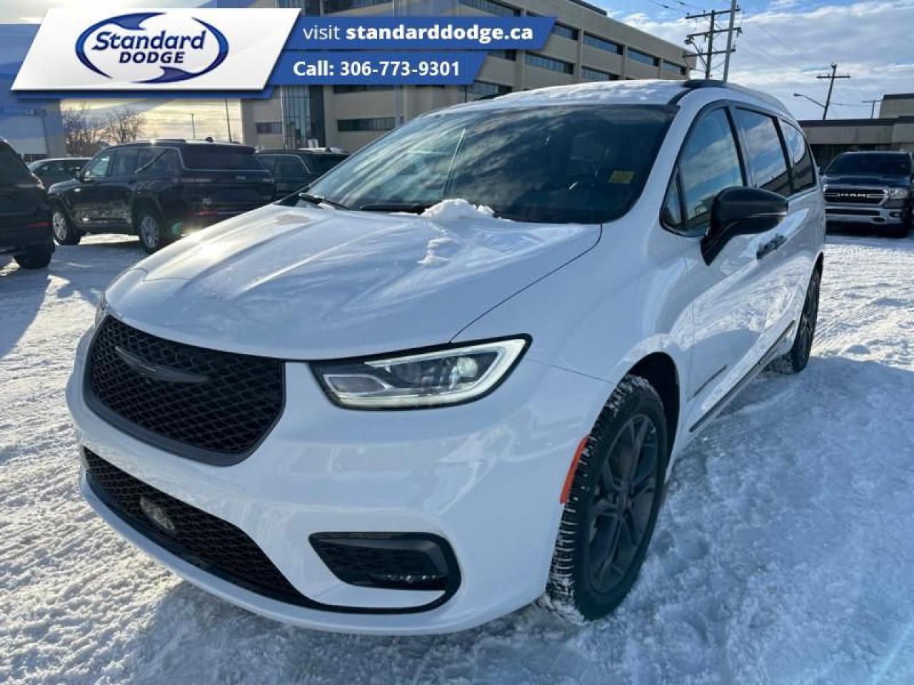 New 2024 Chrysler Pacifica TOURING L AWD for sale in Swift Current, SK