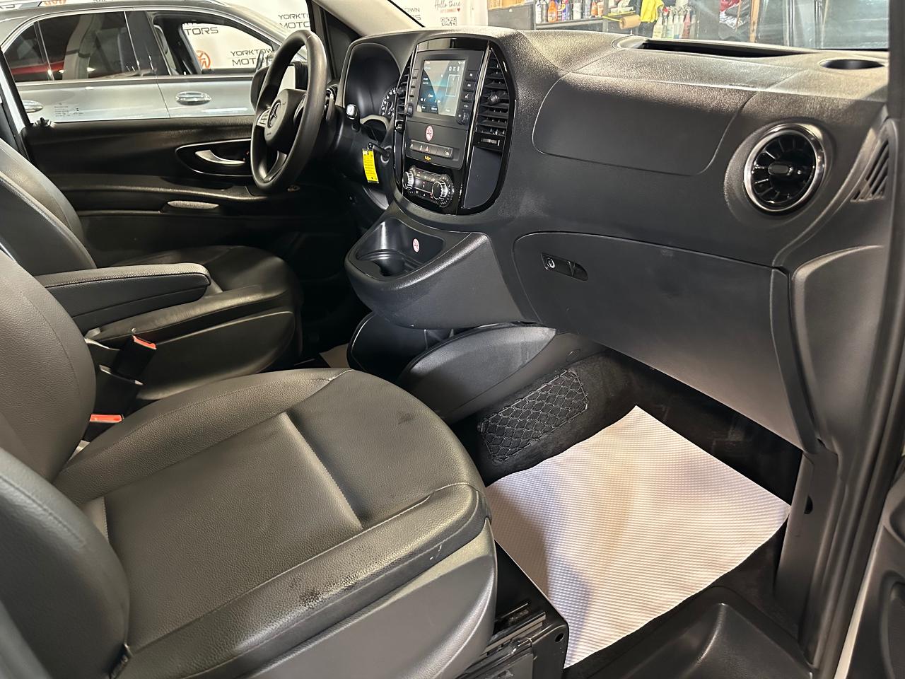 2022 Mercedes-Benz Metris 8 PASSENGERS | 126" WB | 4CLY | AUTOMATIC - Photo #6