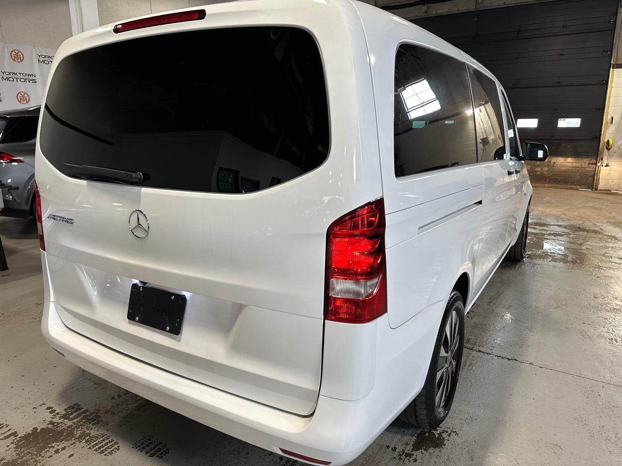 2022 Mercedes-Benz Metris 8 PASSENGERS | 126" WB | 4CLY | AUTOMATIC - Photo #11