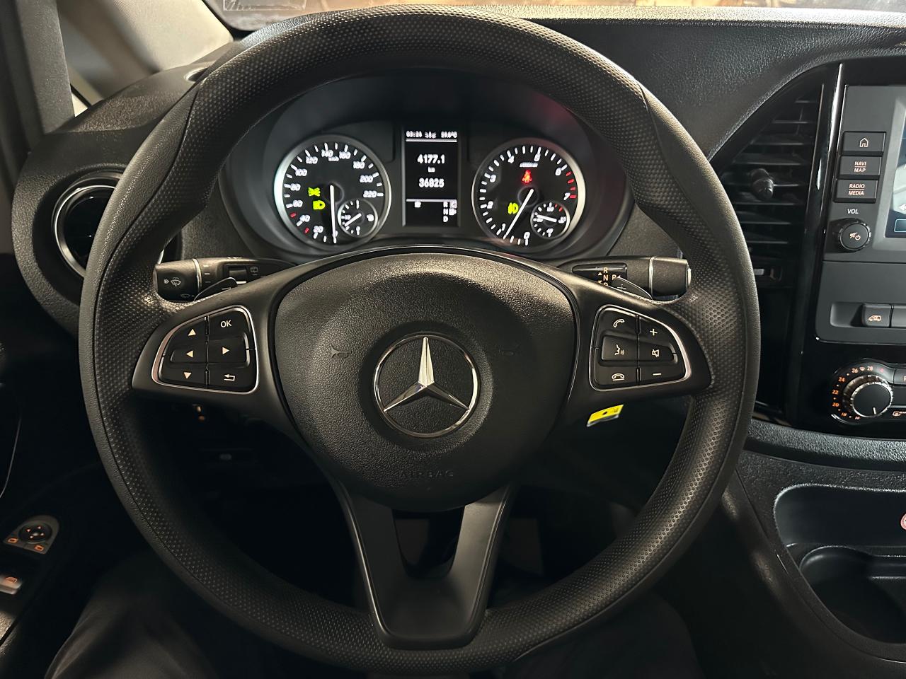 2022 Mercedes-Benz Metris 8 PASSENGERS | 126" WB | 4CLY | AUTOMATIC - Photo #20