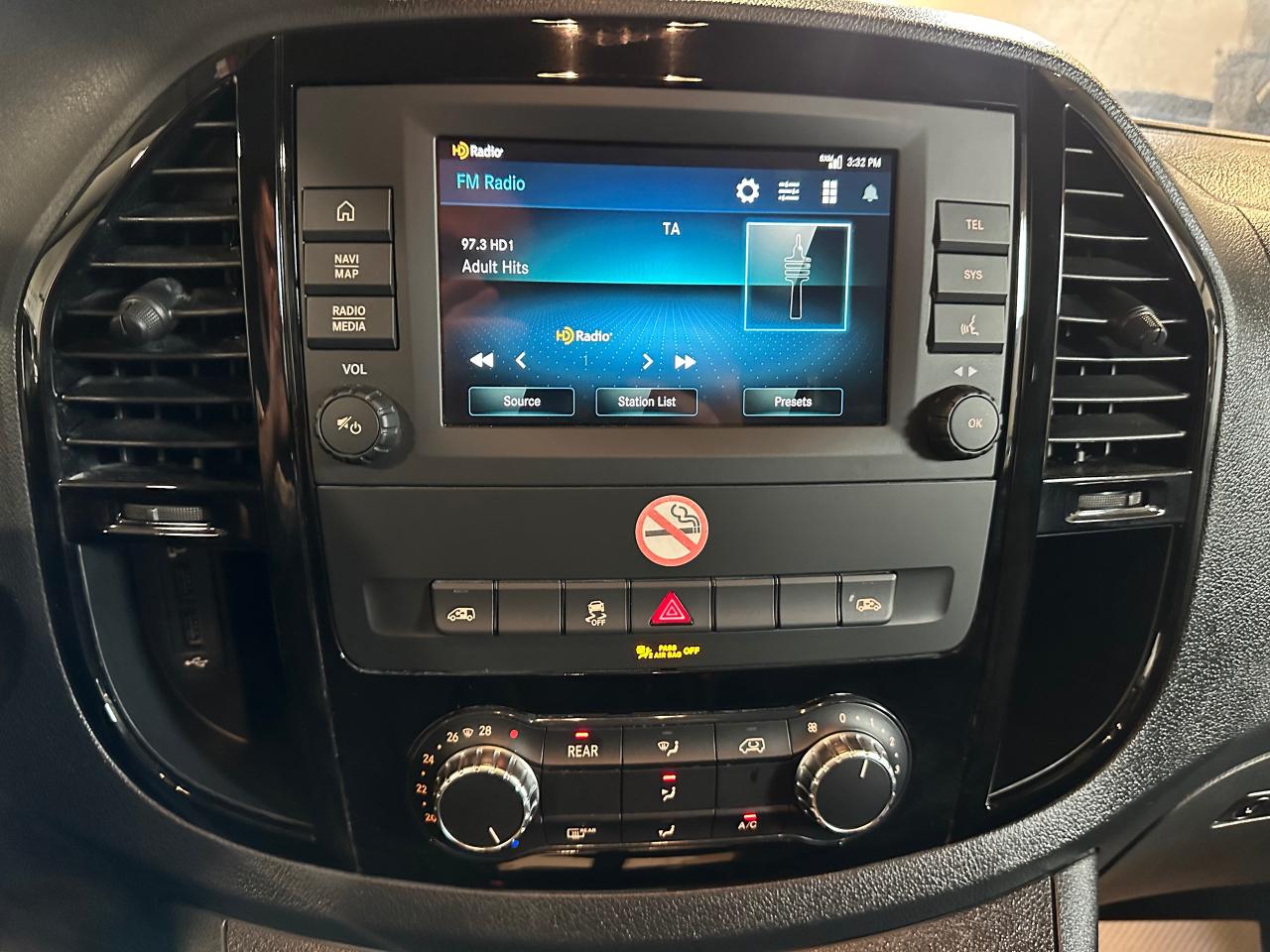 2022 Mercedes-Benz Metris 8 PASSENGERS | 126" WB | 4CLY | AUTOMATIC - Photo #24
