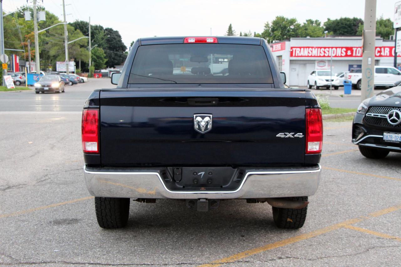 2015 RAM 1500 4WD Crew Cab 140.5" ST - Photo #5