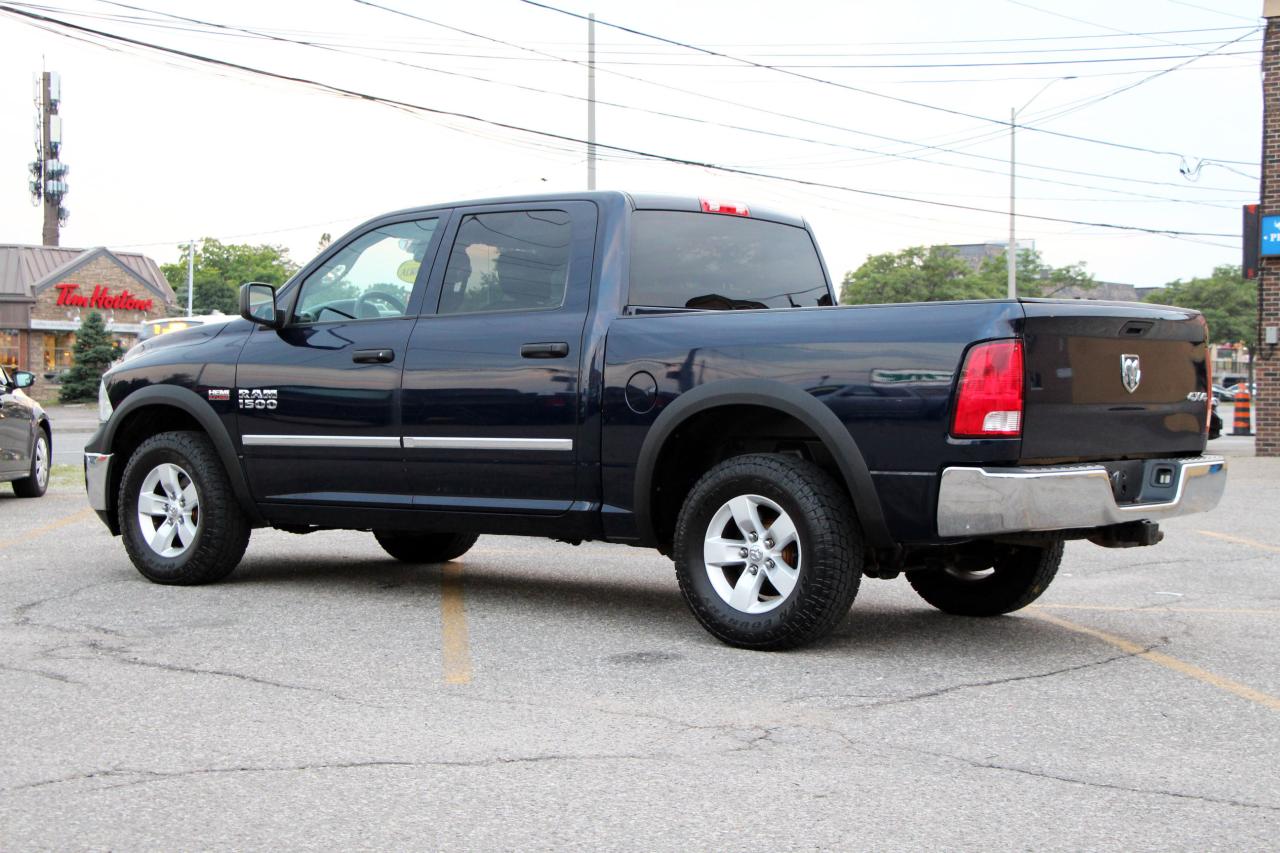 2015 RAM 1500 4WD Crew Cab 140.5" ST - Photo #4