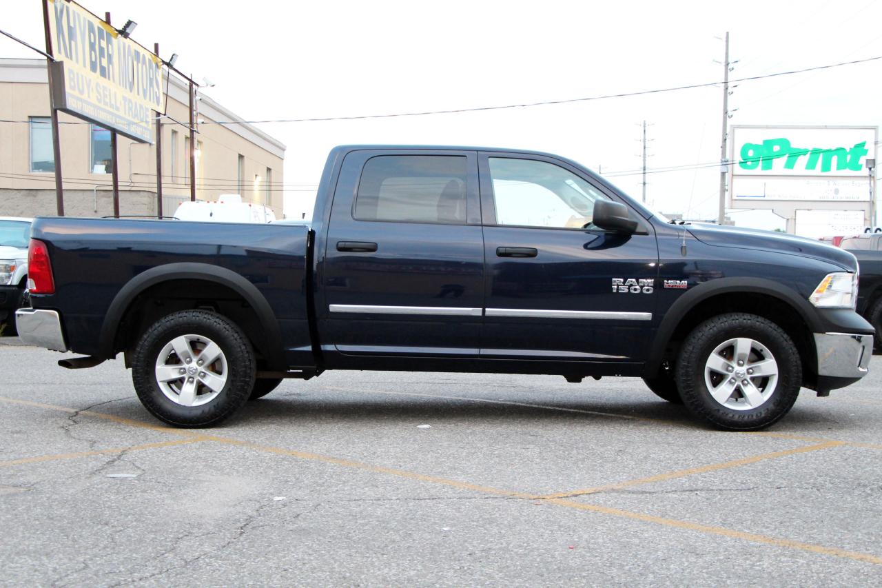 2015 RAM 1500 4WD Crew Cab 140.5" ST - Photo #7