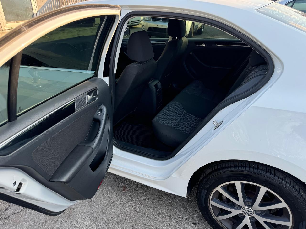 2015 Volkswagen Jetta 4dr 2.0 TDI DSG Comfortline - Photo #14