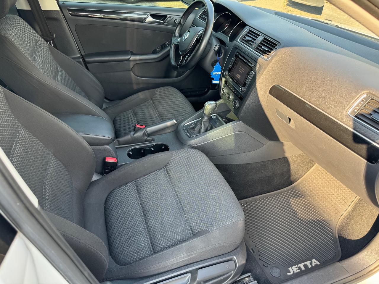 2015 Volkswagen Jetta 4dr 2.0 TDI DSG Comfortline - Photo #17